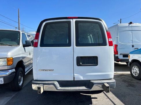 Used 2019 Chevrolet Express 2500 w/ Driver Convenience Package RWD image 5