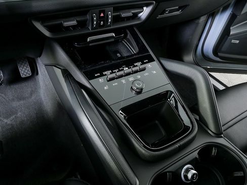 New 2026 Porsche Cayenne Coupe image 19