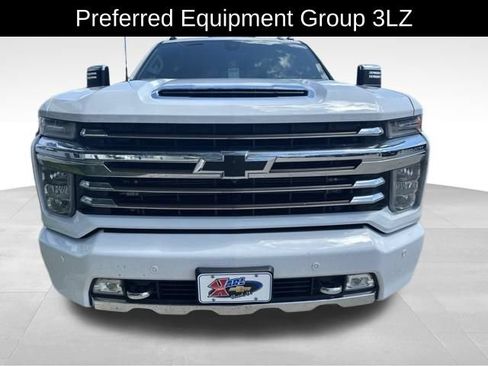 Used 2023 Chevrolet Silverado 2500 High Country w/ LPO, Hitch Package AWD/4WD image 4