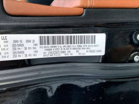 Used 2012 Jeep Grand Cherokee Overland Summit image 30