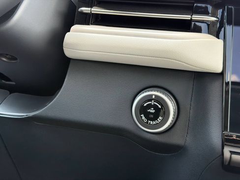 New 2026 Lincoln Navigator Reserve AWD/4WD image 29
