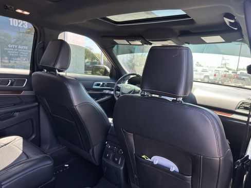 Used 2018 Ford Explorer Platinum AWD/4WD image 14