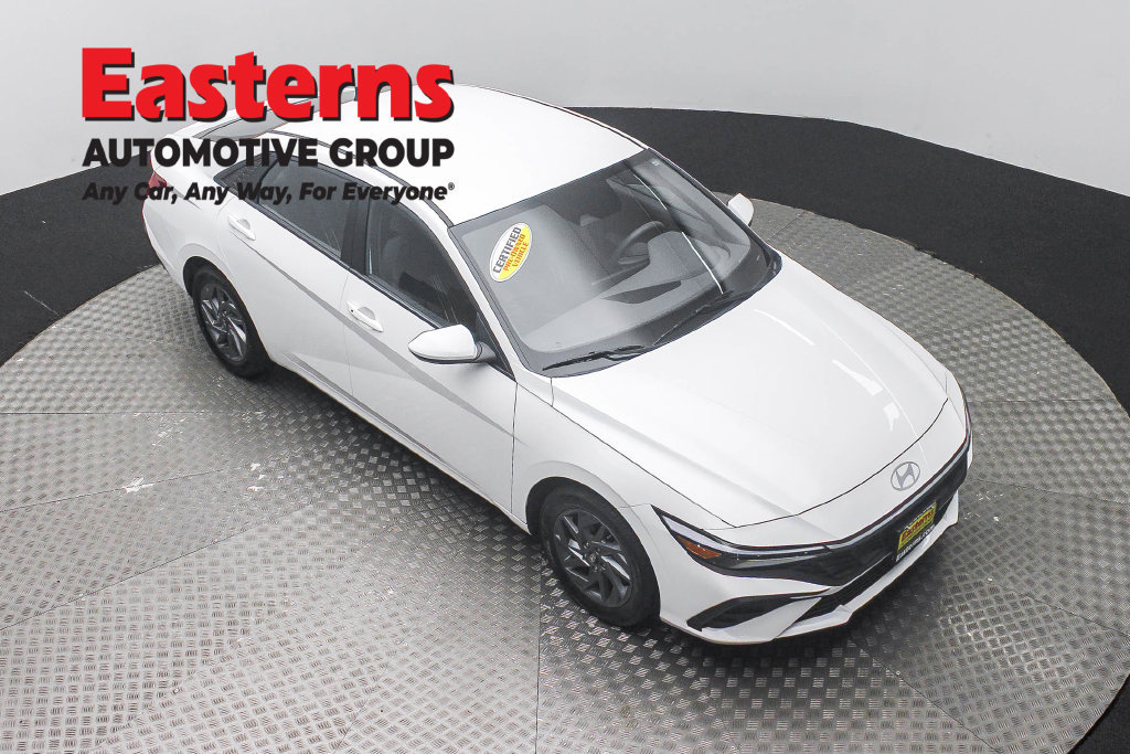 Used 2026 Hyundai Elantra Hybrid FWD image 4