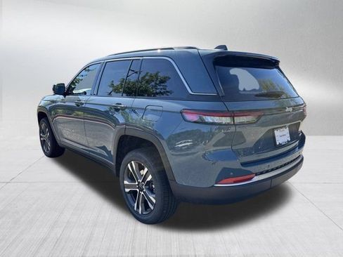New 2027 Jeep Grand Cherokee Limited RWD image 7