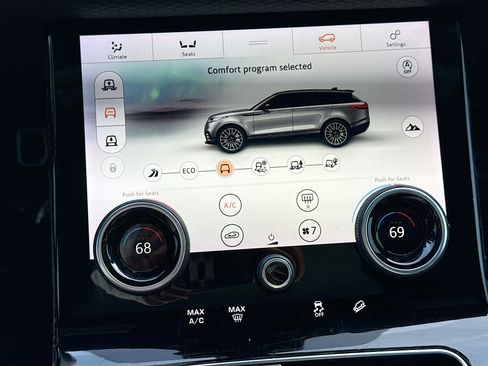 Used 2019 Land Rover Range Rover Velar R-Dynamic SE AWD/4WD image 33