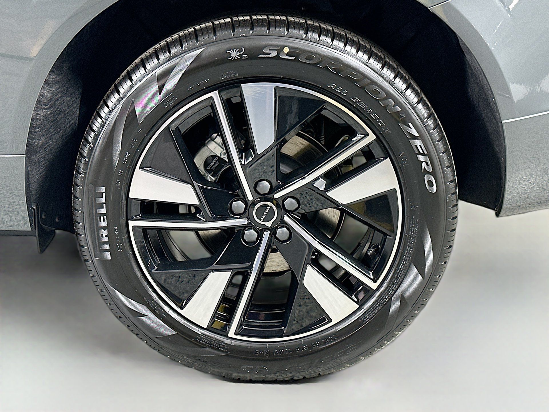 Certified 2026 Volvo XC60 B5 Core w/ Climate Package AWD/4WD image 29