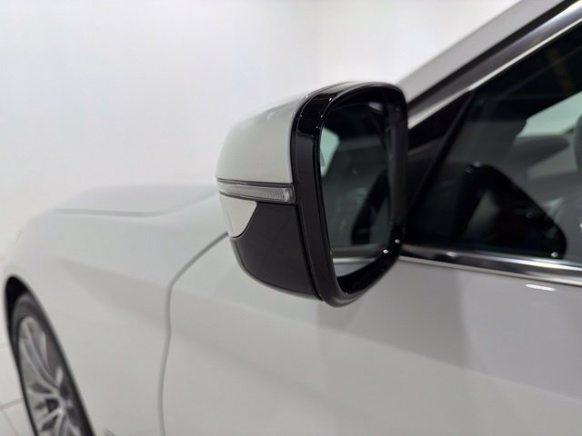 Certified 2023 BMW 530i xDrive w/ Convenience Package AWD/4WD image 9