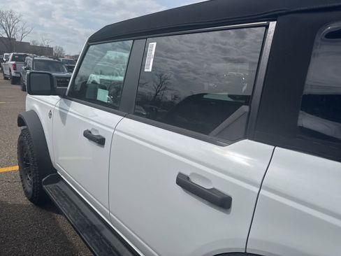 New 2026 Ford Bronco Outer Banks w/ Sasquatch Package image 5