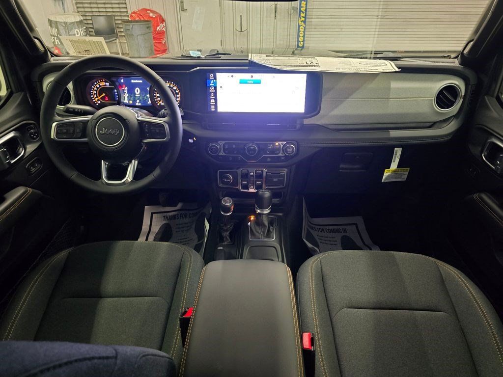 New 2025 Jeep Wrangler Unlimited Sahara AWD/4WD image 32
