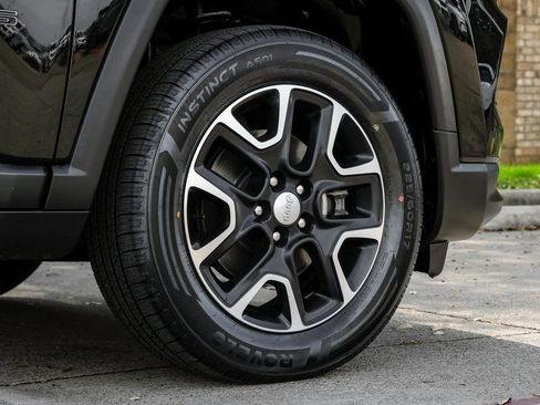 Used 2022 Jeep Compass Latitude image 63