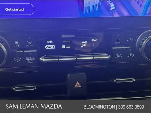 Used 2024 Toyota Highlander XLE FWD image 15