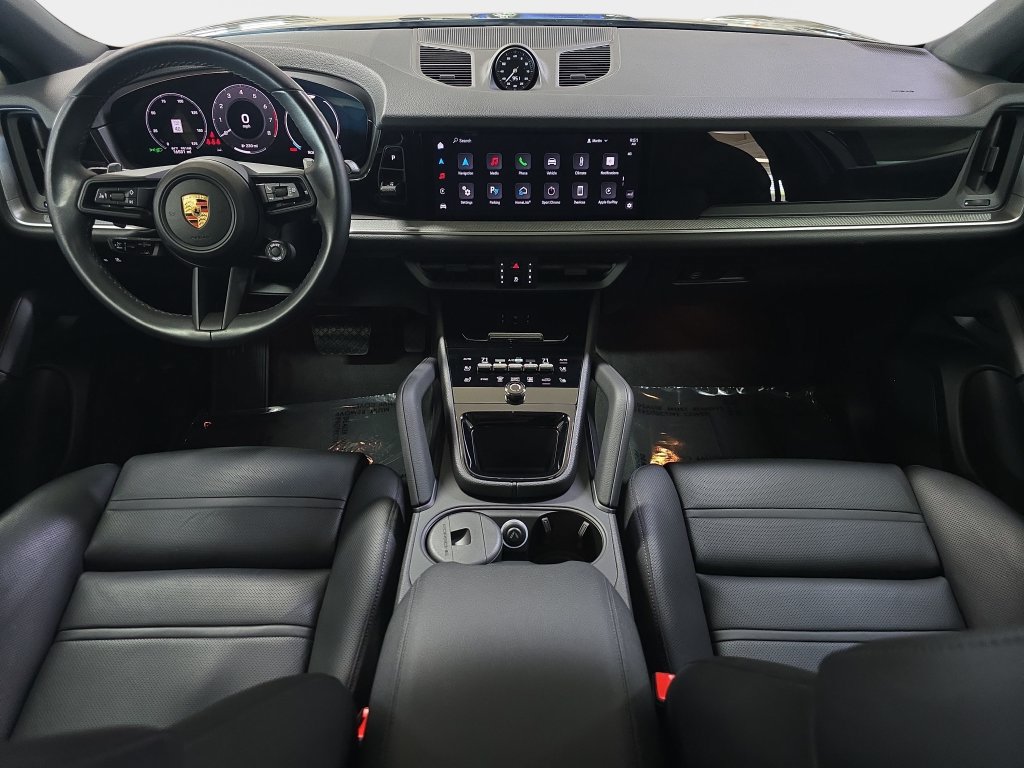 Used 2024 Porsche Cayenne Coupe AWD/4WD image 12
