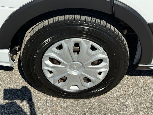 Used 2022 Ford Transit 350 XLT image 7