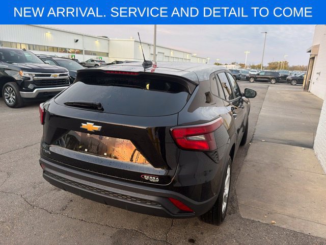 Used 2024 Chevrolet Trax LS w/ LS Convenience Package FWD image 8
