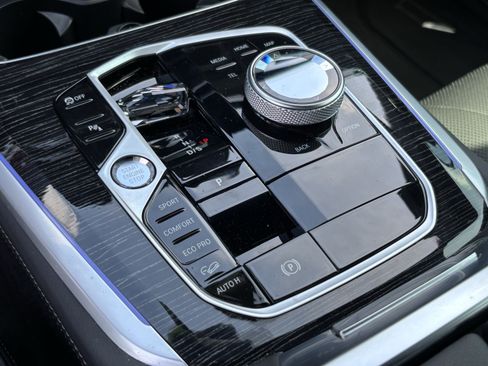 Used 2024 BMW X5 xDrive40i w/ Executive Package image 26