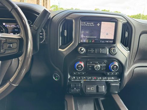 Used 2020 GMC Sierra 2500 Denali w/ Denali Ultimate Package AWD/4WD image 24