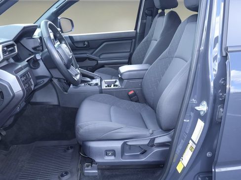 Certified 2024 Toyota Tacoma SR5 AWD/4WD image 11