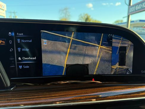 Used 2023 Cadillac Escalade ESV Premium Luxury image 40