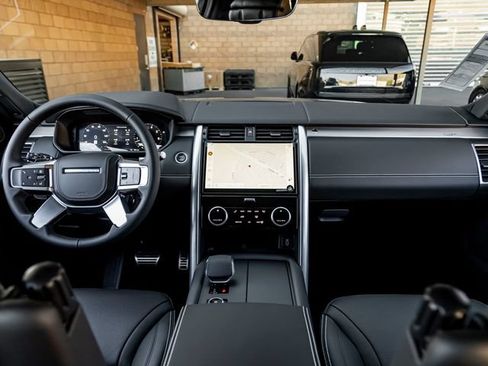 New 2026 Land Rover Discovery Limited Edition AWD/4WD image 22