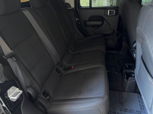 Used 2022 Jeep Gladiator Sport AWD/4WD image 19