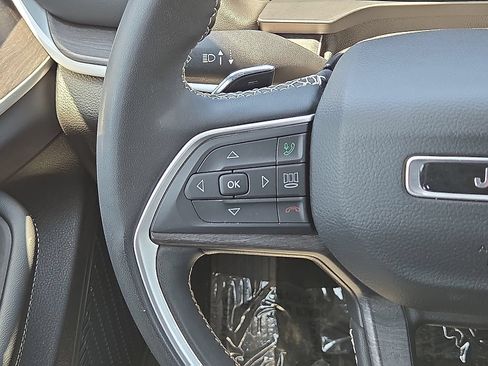 Used 2024 Jeep Grand Cherokee L Limited w/ Luxury Tech Group II AWD/4WD image 21