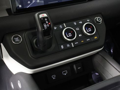 Used 2023 Land Rover Defender 110 S image 15
