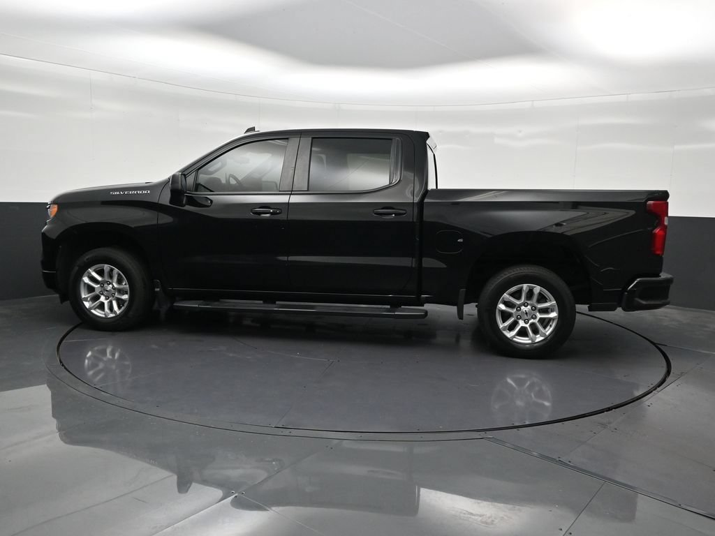 Used 2023 Chevrolet Silverado 1500 RST RWD image 2