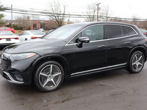 Used 2023 Mercedes-Benz EQS 580 4MATIC SUV w/ Exclusive Trim Package image 2