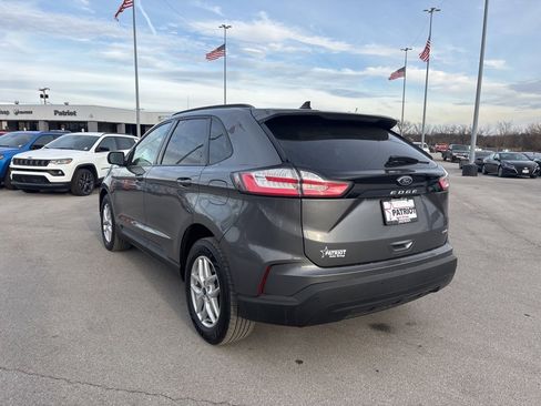 Used 2022 Ford Edge SE image 5