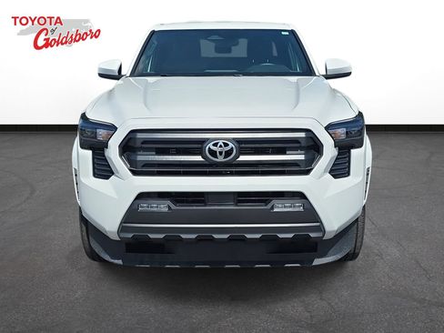 Used 2025 Toyota Tacoma SR5 AWD/4WD image 2