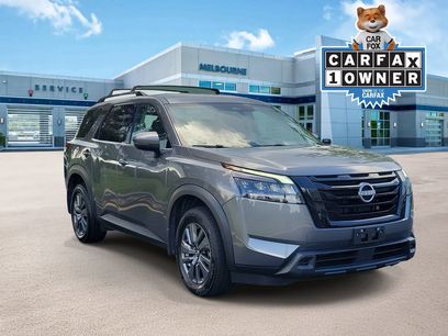 Used 2025 Nissan Pathfinder SV w/ Black Appearance Package