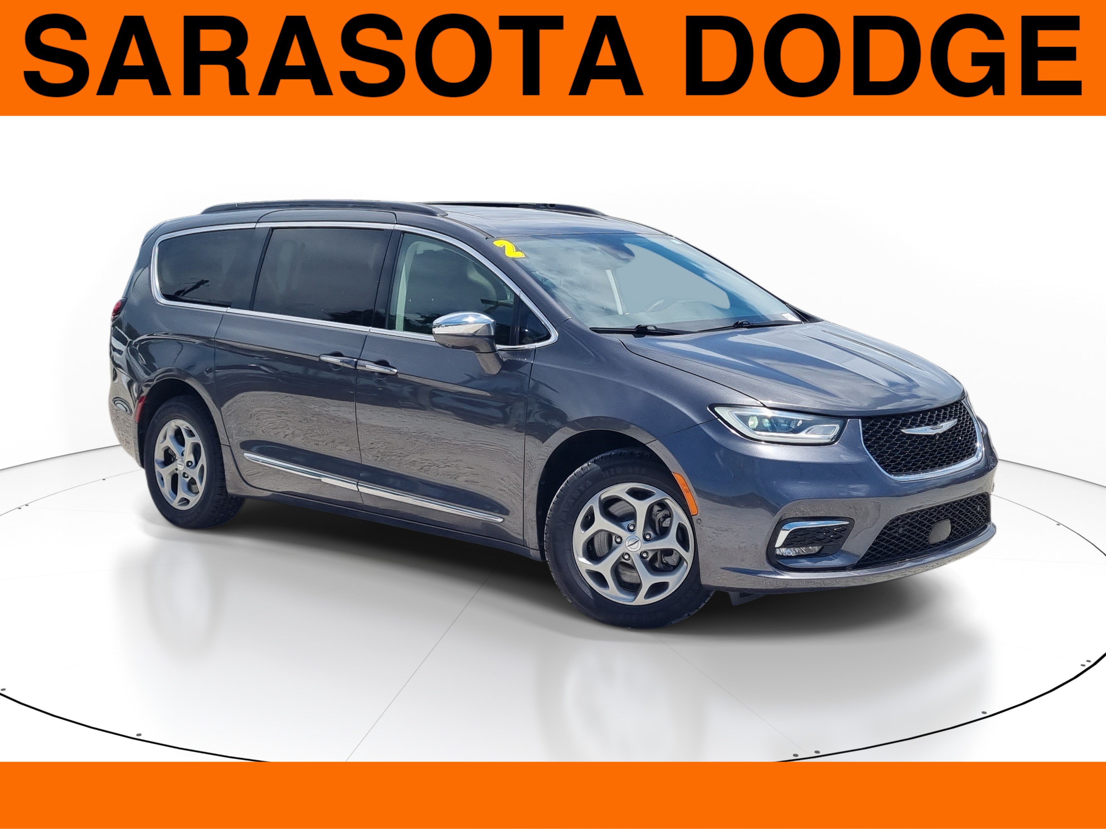 Used 2022 Chrysler Pacifica Limited AWD/4WD image 1