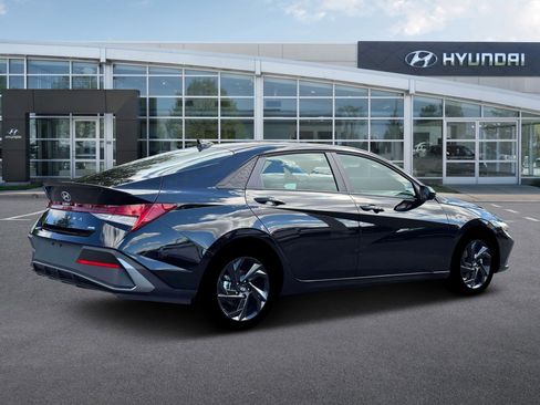 New 2026 Hyundai Elantra Sport FWD image 8
