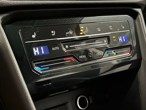 New 2026 Volkswagen Taos SEL AWD/4WD image 11
