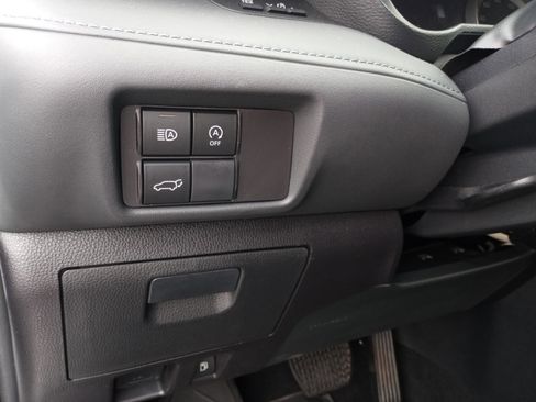 Used 2023 Toyota Highlander XLE image 23