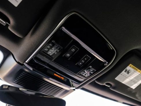 New 2026 Land Rover Range Rover Sport Dynamic SE AWD/4WD image 32