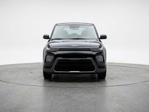 Used 2025 Kia Soul LX w/ LX Technology Package image 2