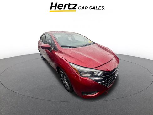 Used 2025 Nissan Versa SV image 1