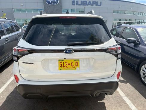 Used 2025 Subaru Forester Premium AWD/4WD image 5