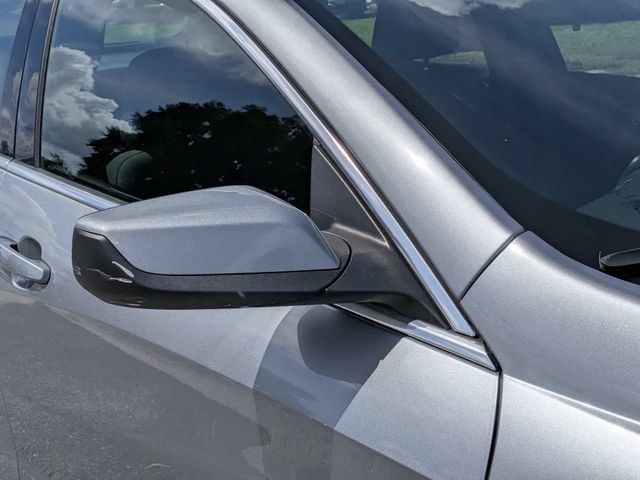 Used 2025 Chevrolet Malibu LT FWD image 11