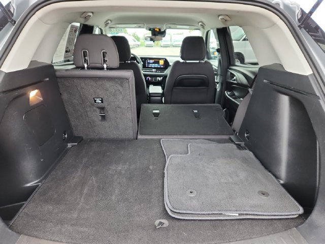 Used 2025 Chevrolet TrailBlazer LT AWD/4WD image 30