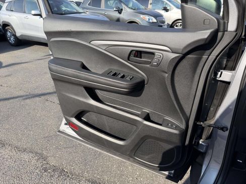 Used 2022 Honda Pilot TrailSport image 22
