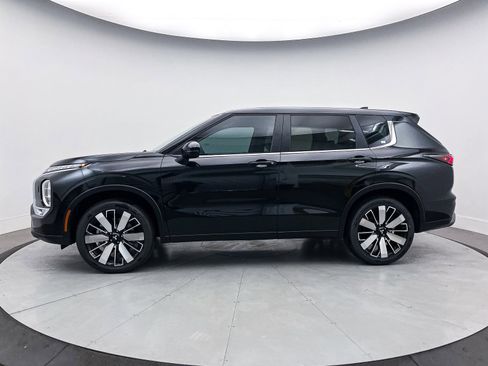 New 2025 Mitsubishi Outlander SE image 4