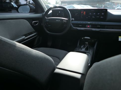 Used 2025 Kia K4 EX FWD image 25