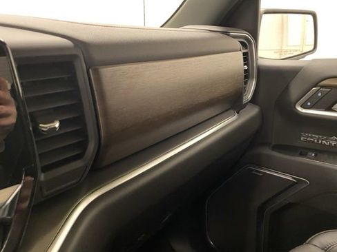 Used 2026 Chevrolet Silverado 1500 High Country w/ Midnight Edition AWD/4WD image 19