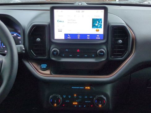 Certified 2024 Ford Bronco Sport Outer Banks w/ Tech Package image 18