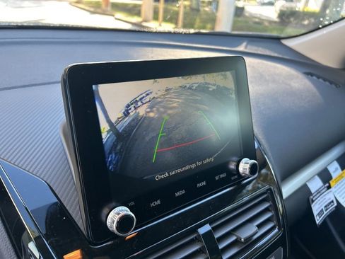 New 2026 Mitsubishi Eclipse Cross LE image 9