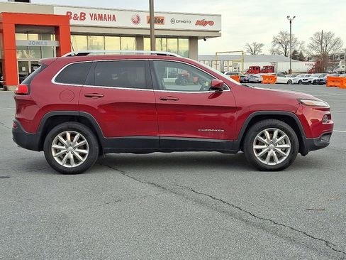 Used 2017 Jeep Cherokee Limited image 7