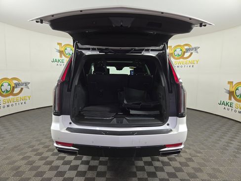 Used 2023 Cadillac Escalade ESV Premium Luxury w/ LPO, Floor Liner Package AWD/4WD image 38