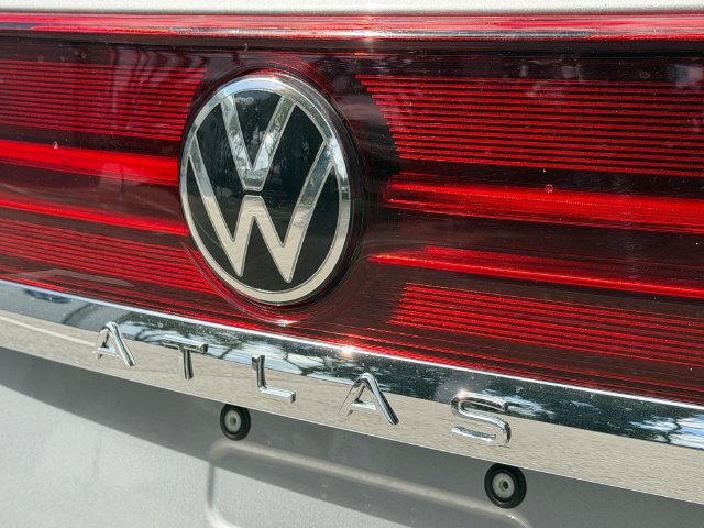 Used 2025 Volkswagen Atlas SE w/ Black Wheel Package AWD/4WD image 9